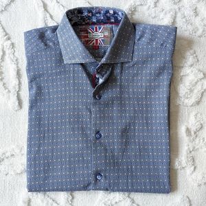 7 Downie St button up short sleeve shirt, size UK 4 , Medium.